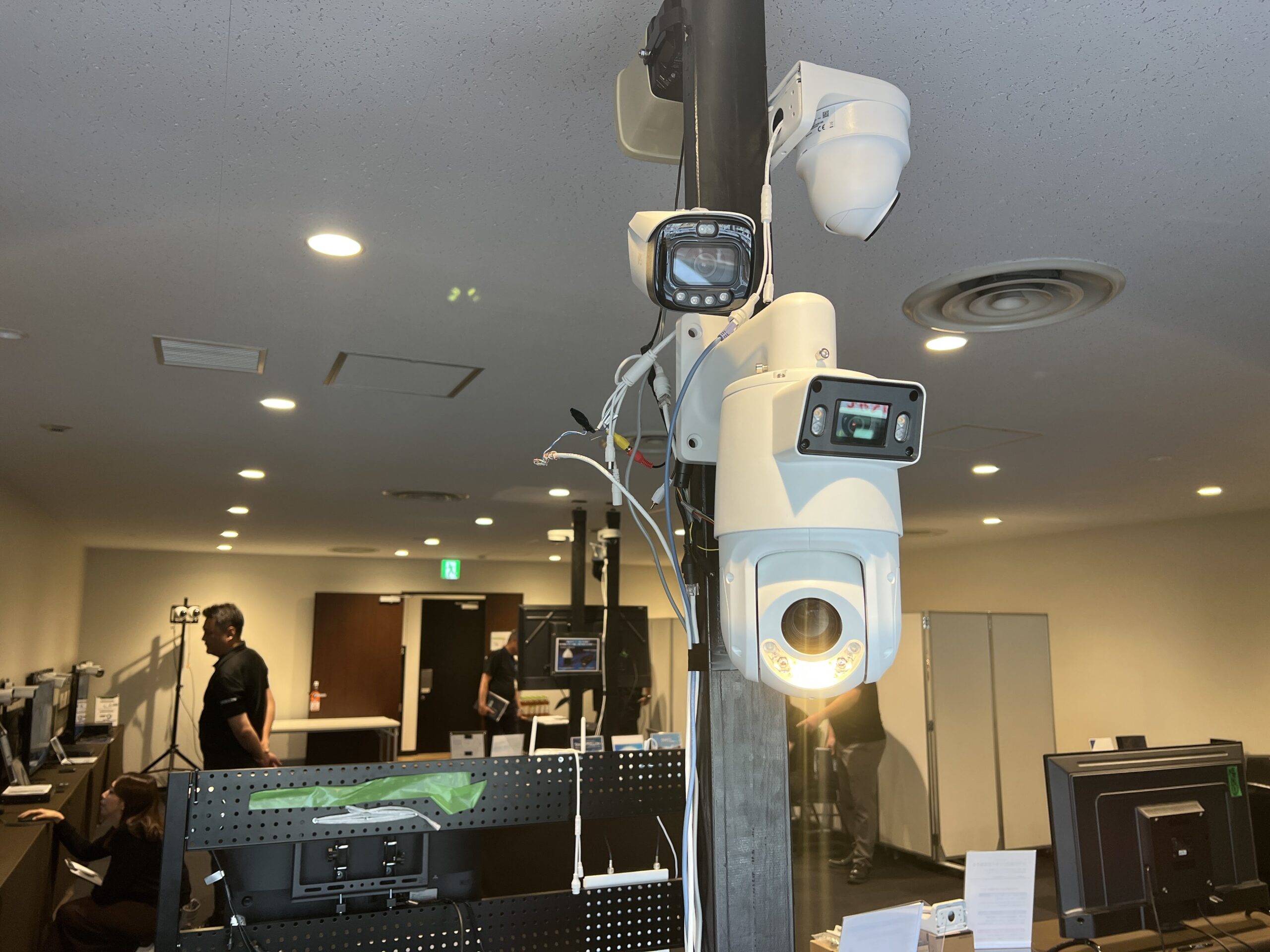 展示製品 IPS-NDM4425PTZ-Tioc の製品写真